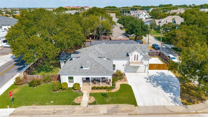 Property Photo: 205 S Dooley Street TX 76051