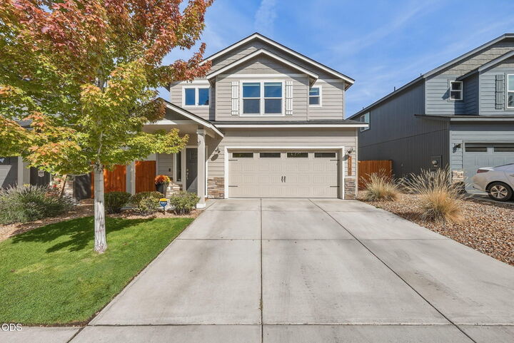 Property Photo:  21188 SE Azalia Avenue  OR 97702 