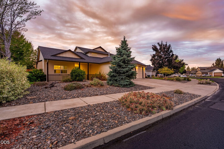 Property Photo:  2829 NW 19th Street  OR 97756 