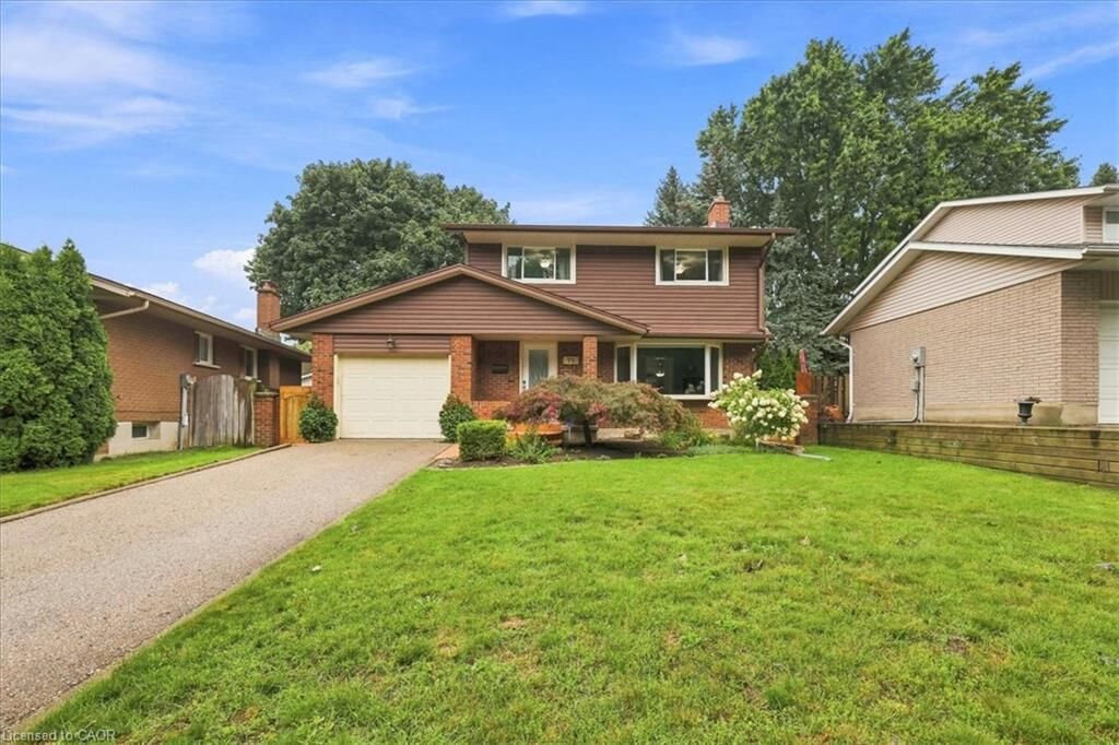 Property Photo:  71 Greenock Drive  ON N2E 2J9 