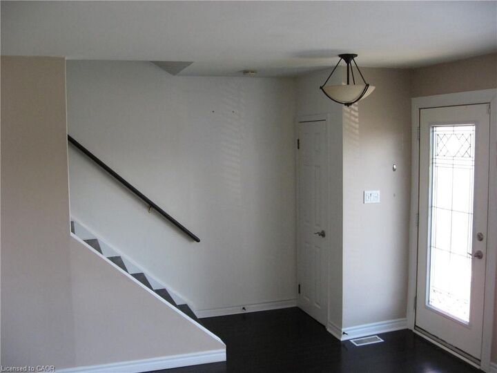 Property Photo: 124 Avalon Place ON N2M 4N7