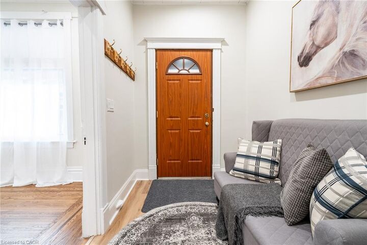 Property Photo: 142 Bold Street 1 ON L8P 1V3