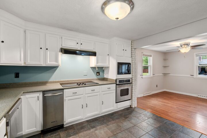 Property Photo:  11 Munroe Dr  MA 02762 