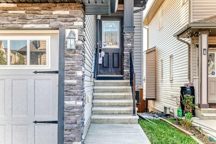 Property Photo:  124 Nolanfield Way NW  AB T3R 0M8 