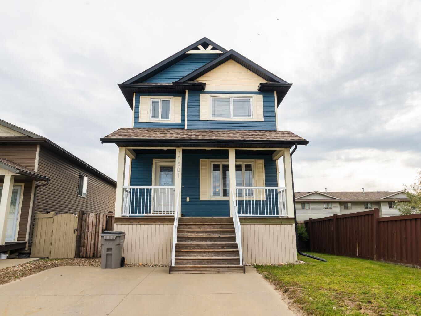 Property Photo:  10501 113 Street  AB T8V 3Z3 
