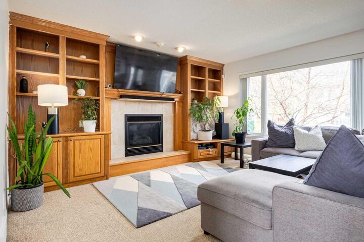 Property Photo:  439 Mountain Park Drive SE  AB T2Z 2N9 