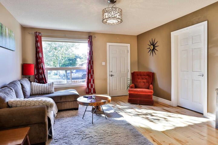Property Photo:  731 14 Street N  AB T1H 2W2 