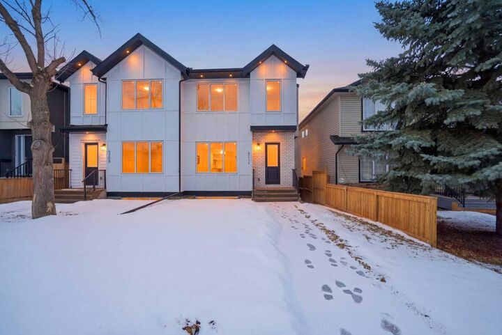 Property Photo:  4711 19 Avenue NW  AB T3B 0S5 