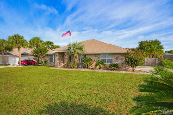 Property Photo:  5124 Grumann Dr  FL 32507 