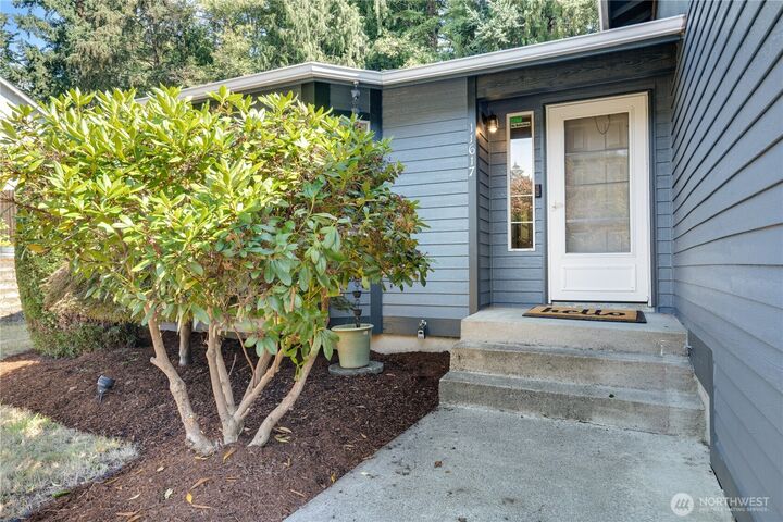 Property Photo:  11617  210th Avenue E  WA 98391 