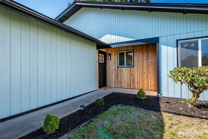 Property Photo:  4490  Constitution Lane  WA 98632 