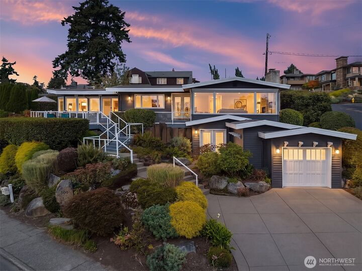 Property Photo:  500  Waverly Way  WA 98033 