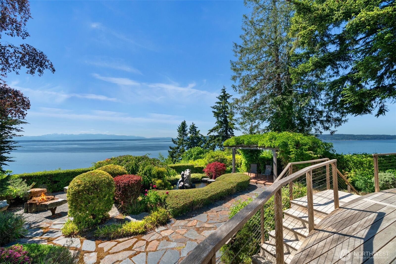 Property Photo:  11912  Marine View Drive  WA 98026 