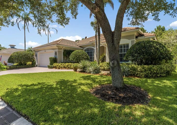 Property Photo: 1165 Ansley Avenue SW FL 32968