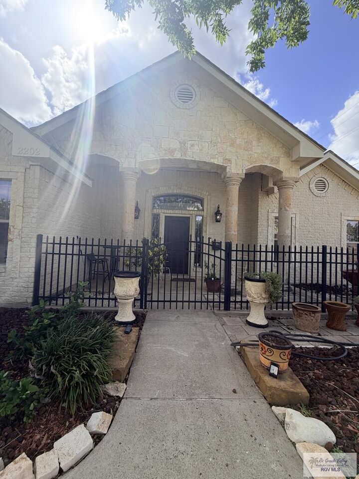 Property Photo:  2202 Horseshoe Cir  TX 78552 