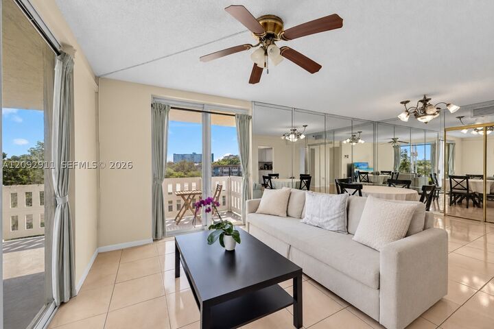Property Photo:  919 Hillcrest Dr 401  FL 33021 