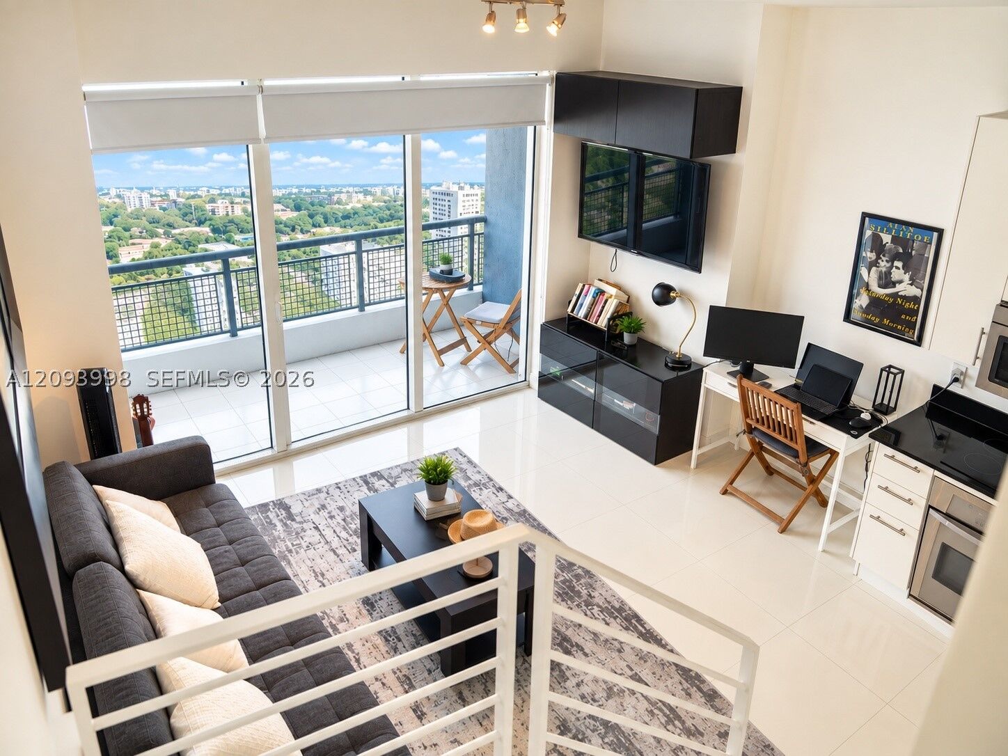 Property Photo:  