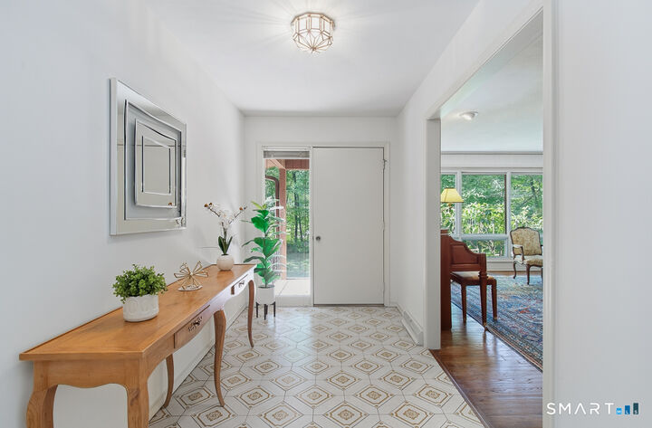 Property Photo:  14 Mitchell Lane  CT 06525 