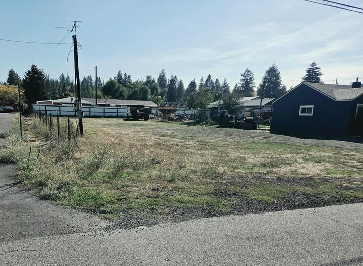Property Photo: 4718 E 6th Ave WA 99212