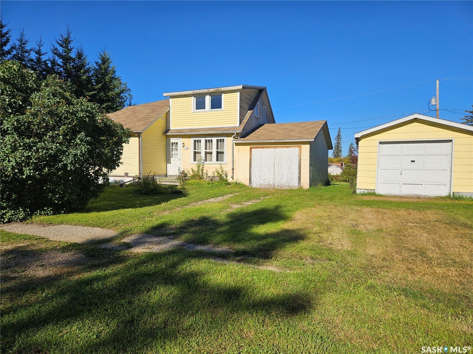 Property Photo: 112 Theodore Street SK S0A 4C0