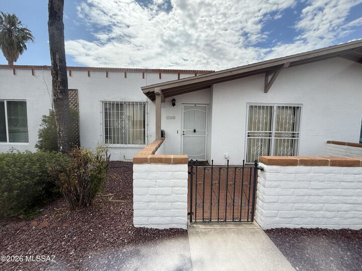 Property Photo:  2164 S Calle Polar  AZ 85710 