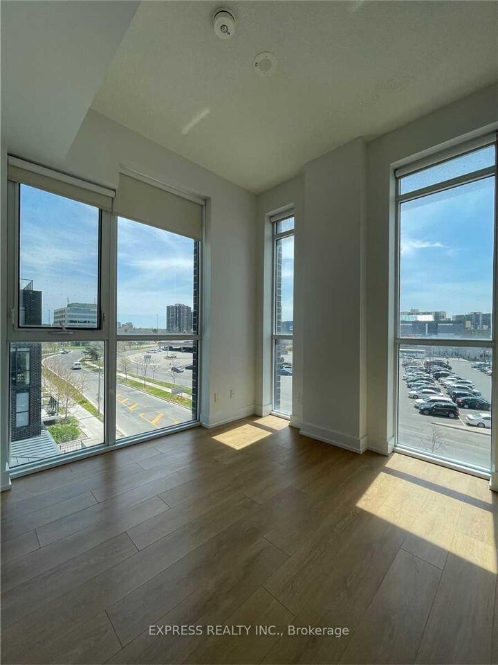 Property Photo: 128 Fairview Mall Drive 419 ON M2J 0E8