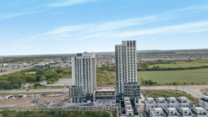 Property Photo:  3071 Trafalgar Road 902  ON L6H 8C6 