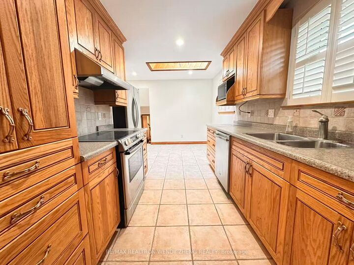 Property Photo: 14 Scotland Road Main And Upper ON M1S 1L6