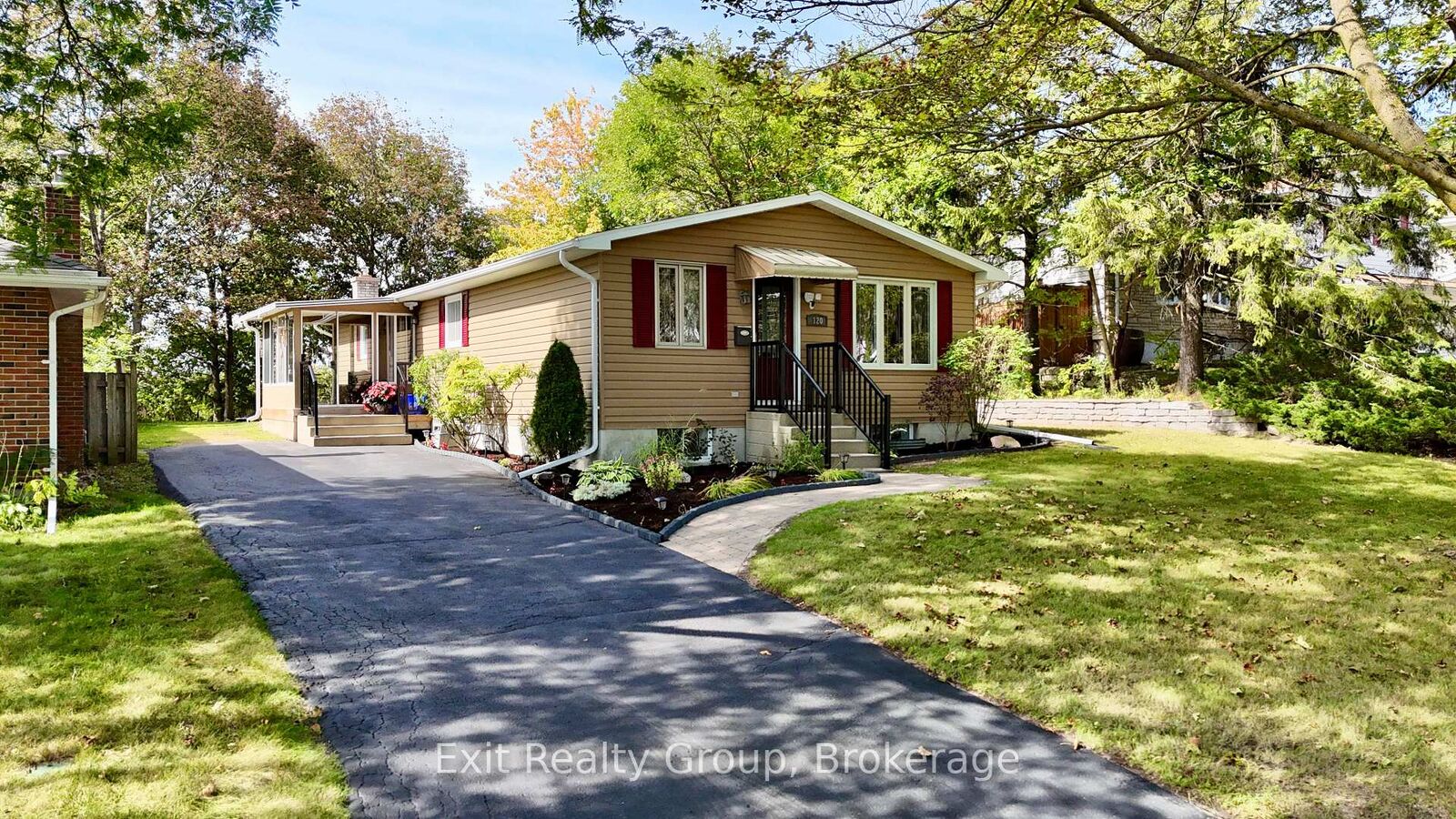 Property Photo:  120 Prospect Hill  ON K8V 2V3 