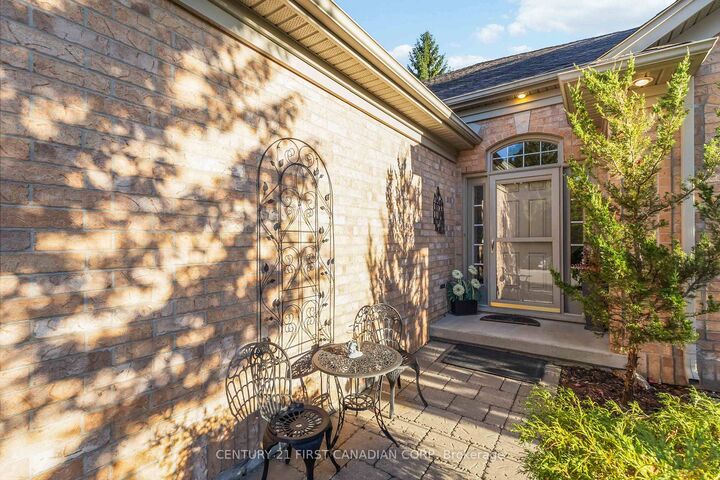 Property Photo:  140 McGarrell Drive 4  ON N6G 5J1 
