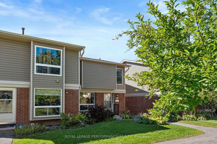 Property Photo:  820 Cahill Drive W 62  ON K1V 9K4 
