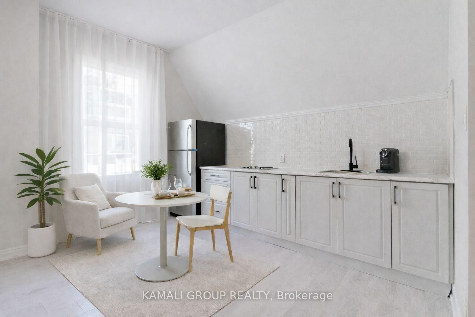 Property Photo:  93 McMillan Drive 3  ON L1G 3Z7 
