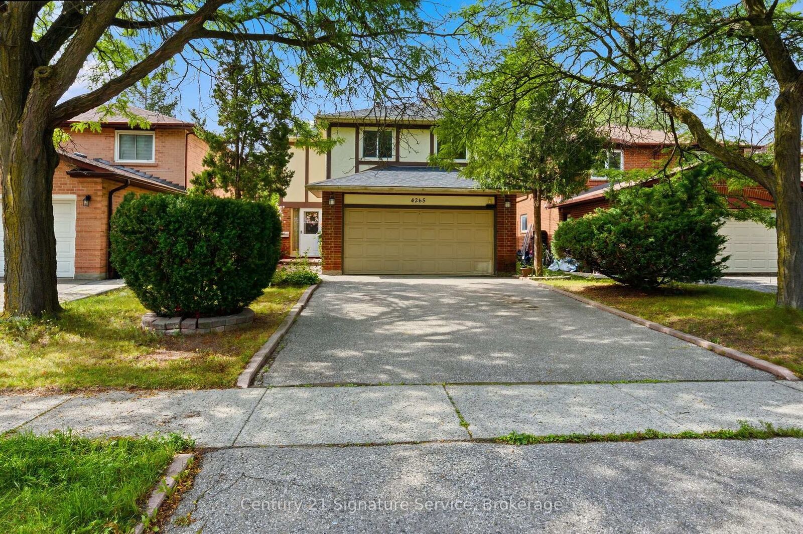 Property Photo:  4265 Tea Garden Circle  ON L5B 2Z1 