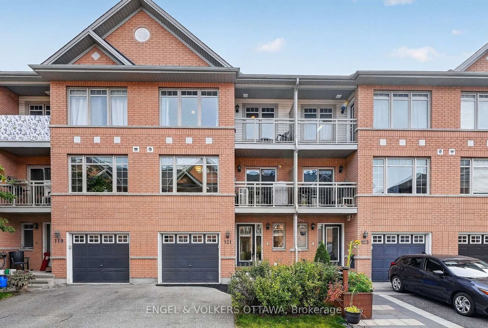Property Photo:  121 Quito Private  ON K2E 0A7 