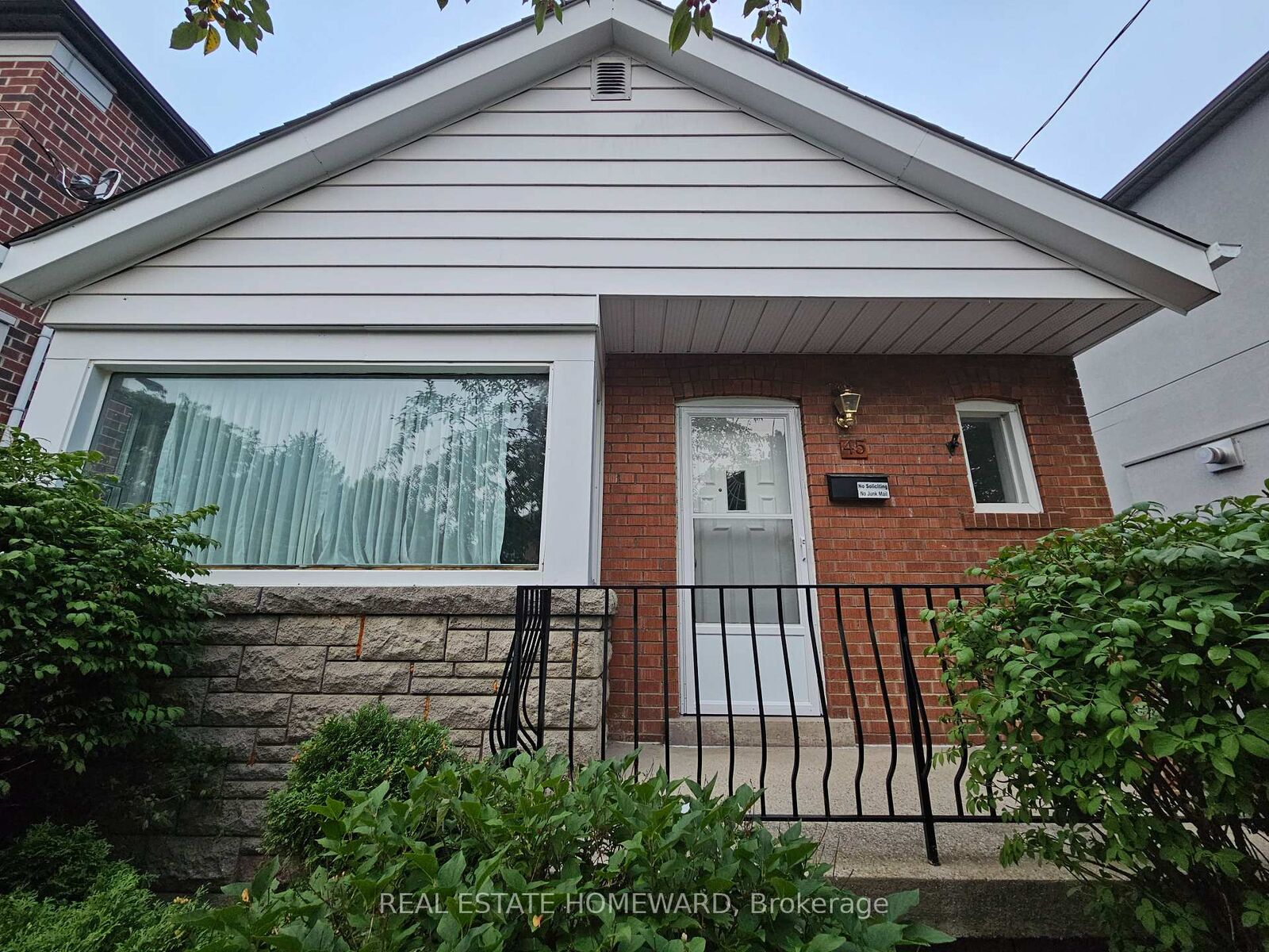 Property Photo:  45 Norlong Boulevard Main  ON M4C 3W8 