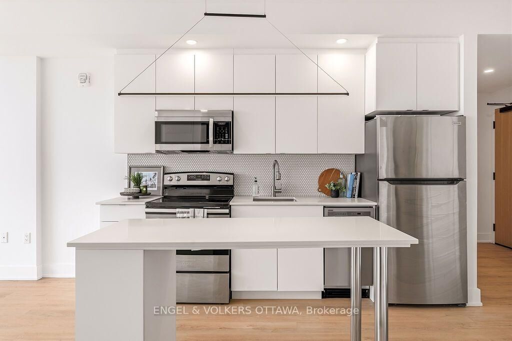 Property Photo:  929 Richmond Road 1206  ON K2B 6R1 