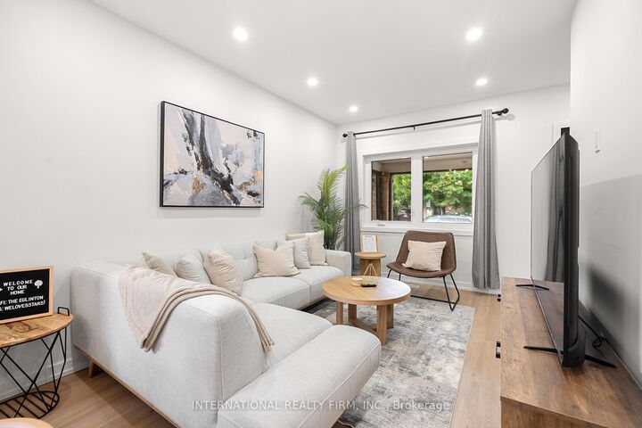 Property Photo:  171 Duplex Avenue  ON M5P 2A8 