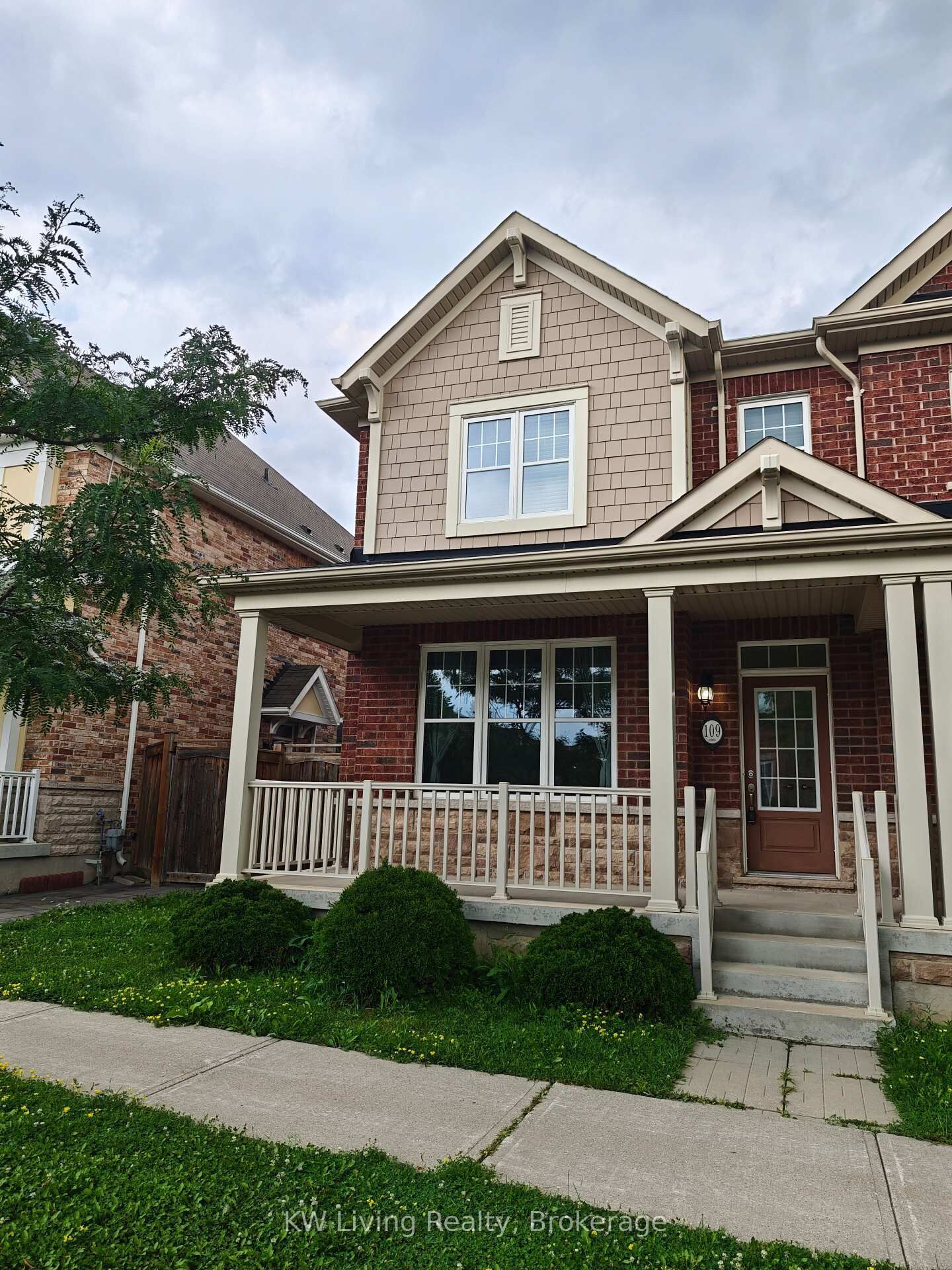 Property Photo:  109 Cornwall Drive  ON L6B 0Y8 