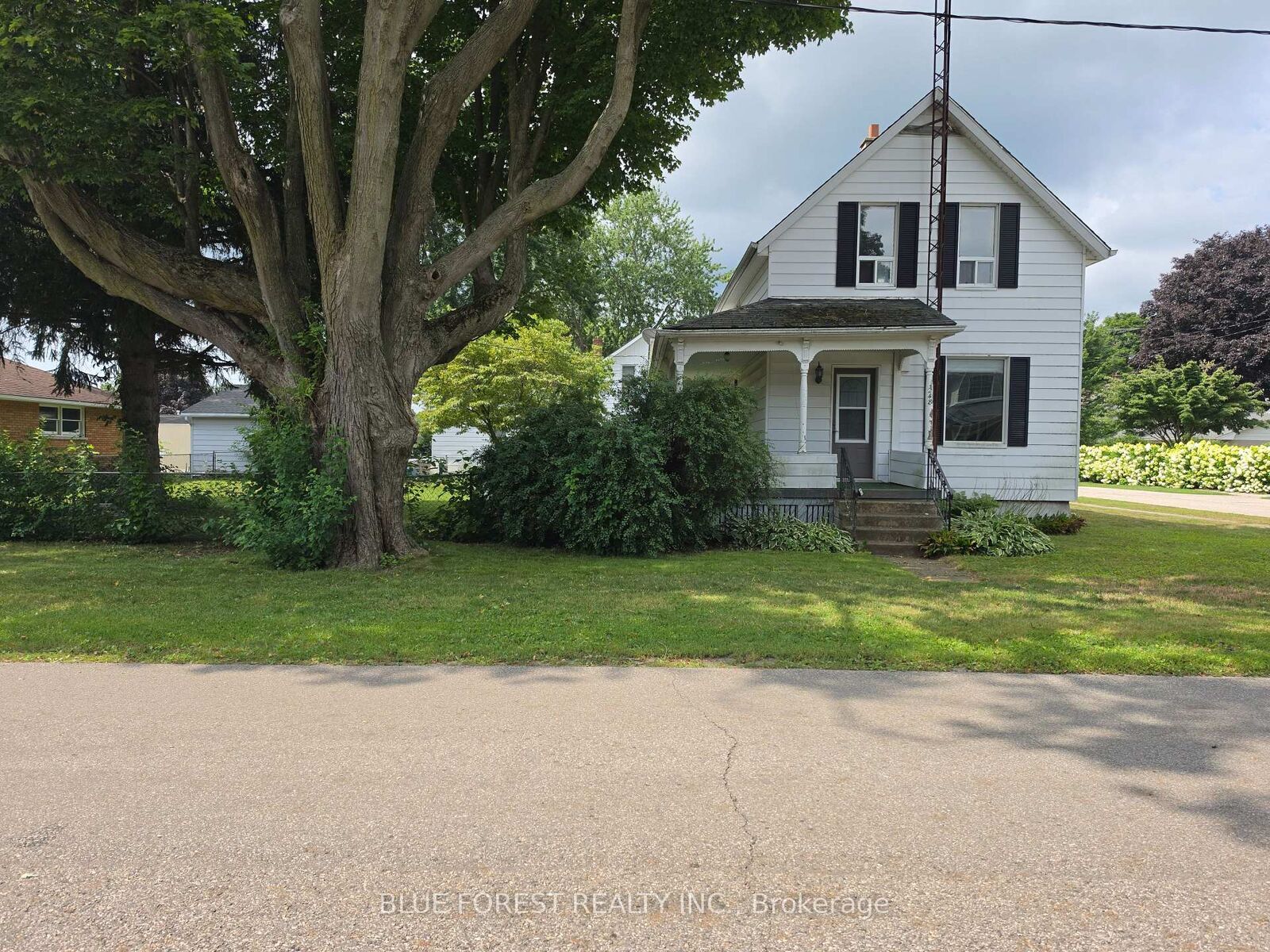 Property Photo:  248 Ridout Street  ON N0L 2C0 
