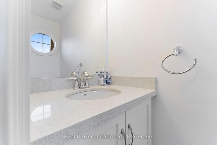 Property Photo: 86 Dunrobin Lane ON L3M 0H4