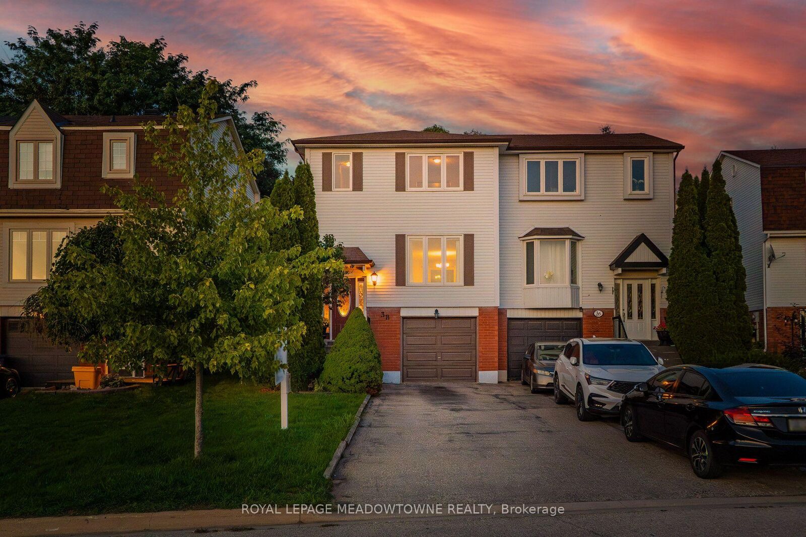 Property Photo:  38 Lakeview Court  ON L9W 4P2 