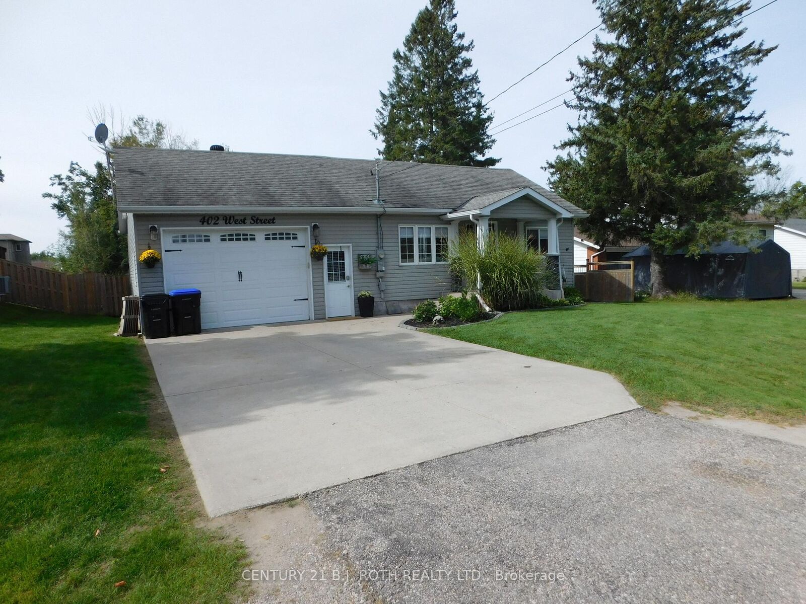 Property Photo:  402 West Street  ON L0K 2A0 