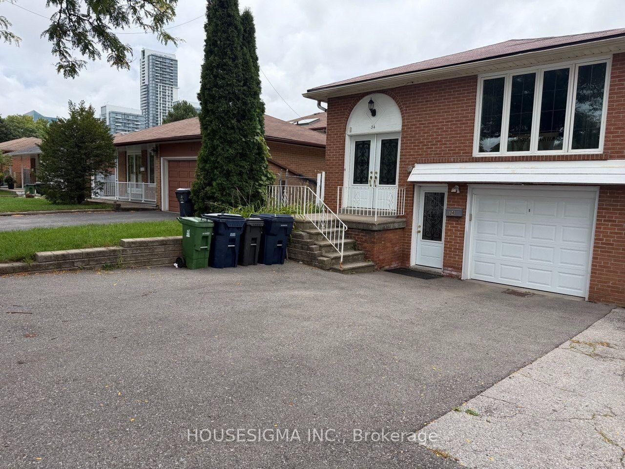 Property Photo: 34 Ladner Drive ON M2J 3Z7