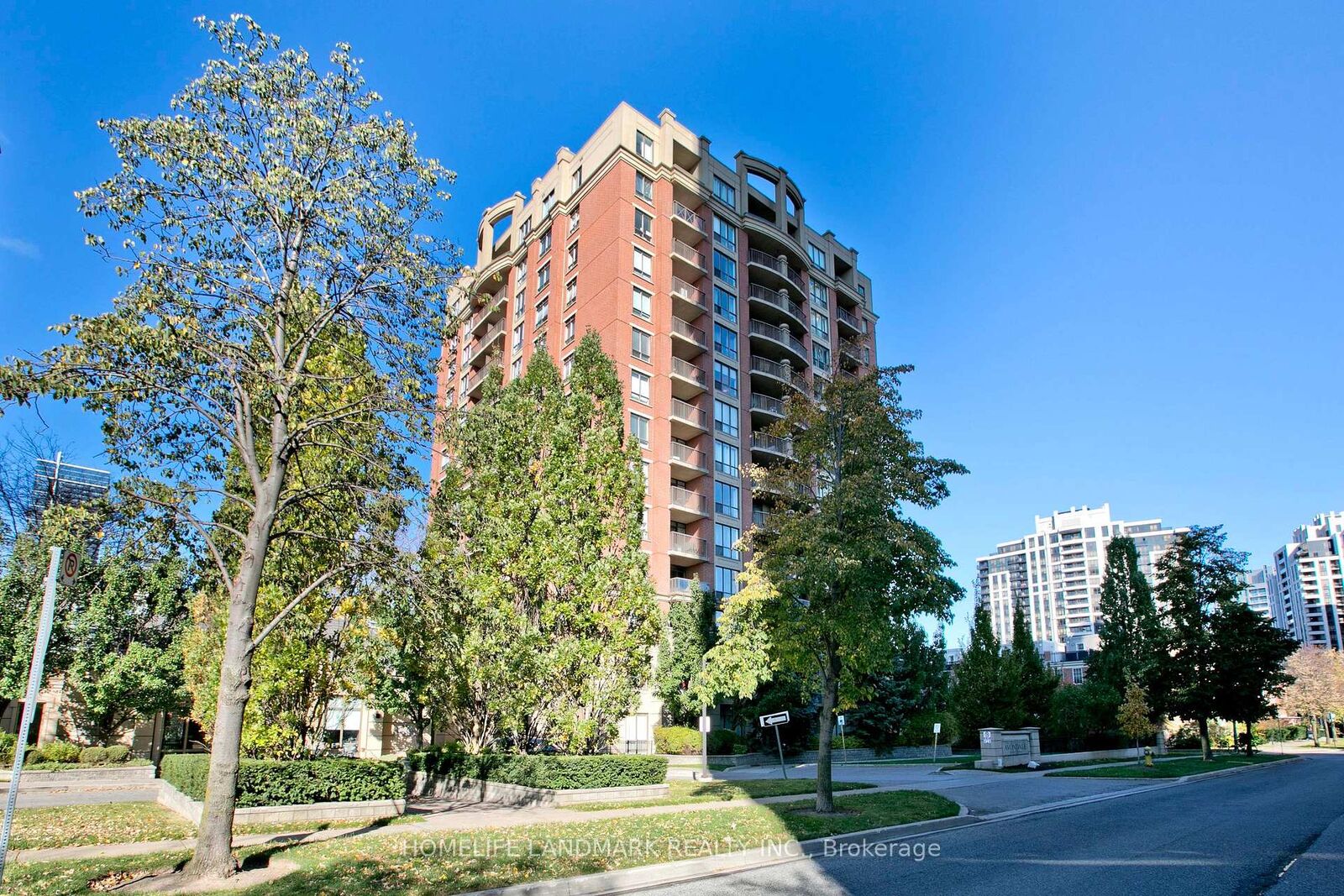 Property Photo:  