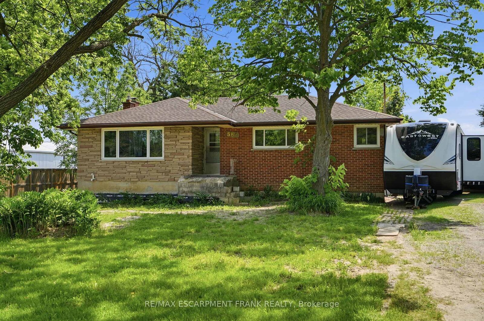Property Photo:  589 Glover Road  ON L0R 1P0 