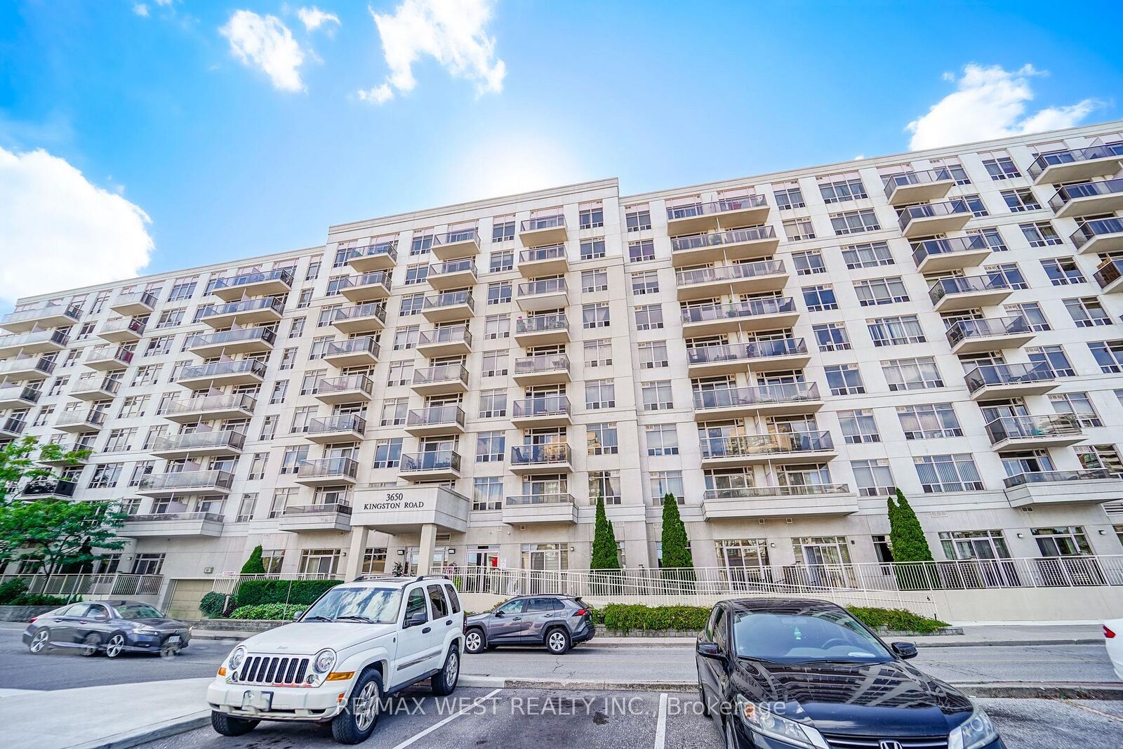 Property Photo: 3650 Kingston Road 801 ON M1M 3X9