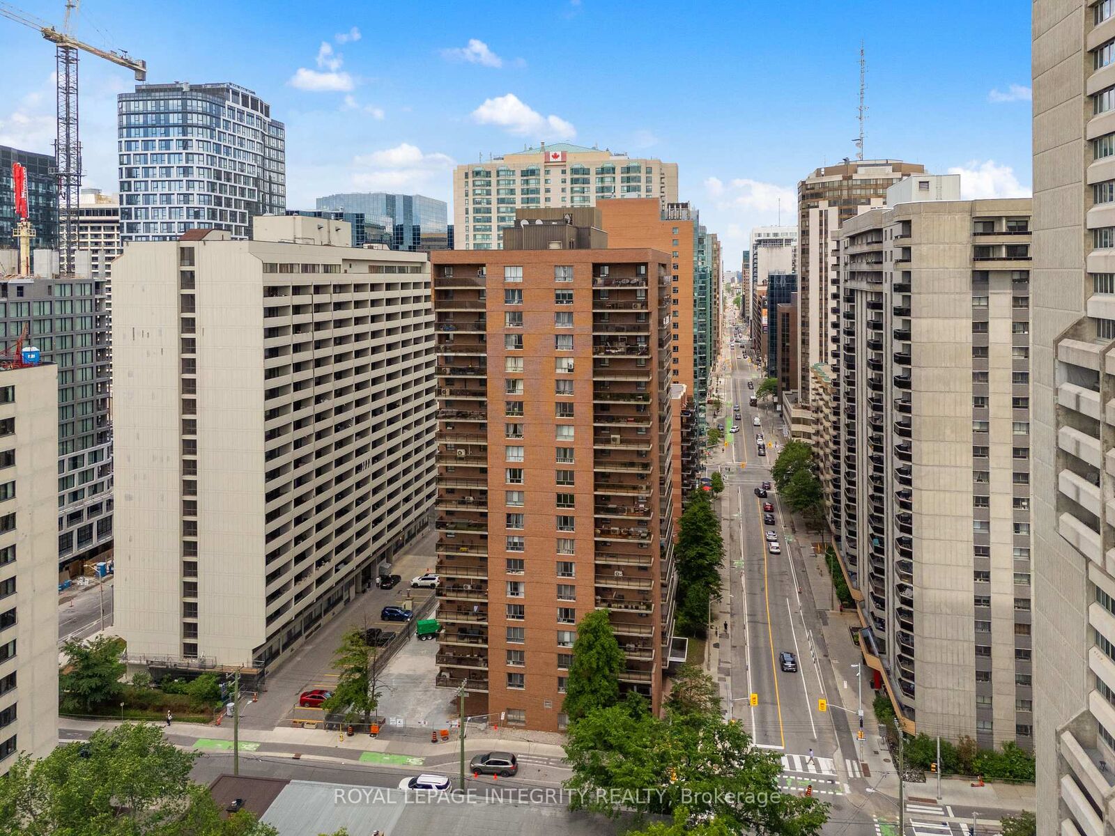 Property Photo: 475 Laurier Avenue W 2001 ON K1R 7X1