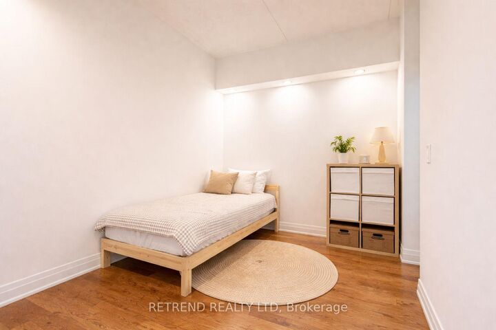 Property Photo:  2737 Keele Street 205  ON M3M 2E9 