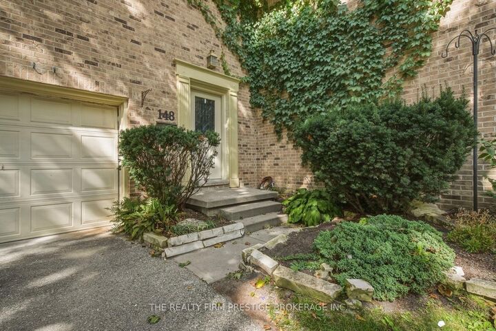 Property Photo:  900 Pond View Road 148  ON N5Z 4L7 