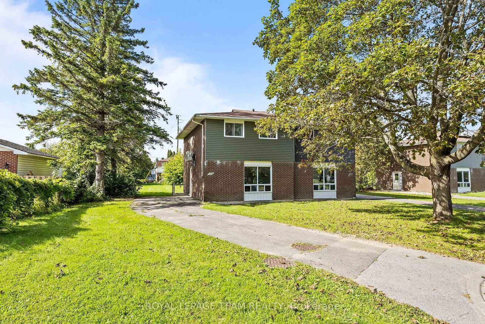 Property Photo: 205 Edwards Drive ON K7C 3R5